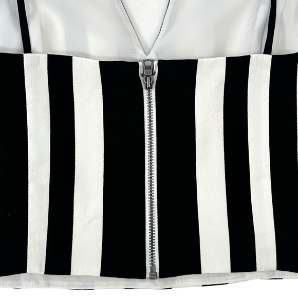 Alice + Olivia Black White Striped Sweetheart Neckline Sleeveless Linen Top sz 8 - Picture 6 of 8